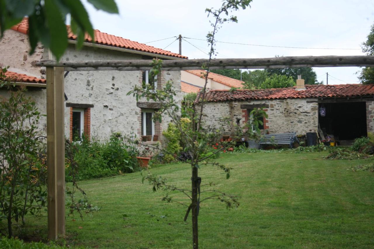 Bed and Breakfast Les Cerisiere Cheffois Zewnętrze zdjęcie